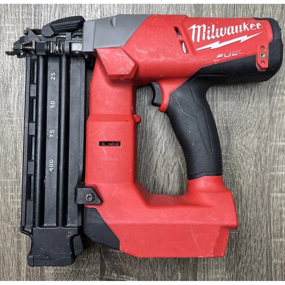 Milwaukee M18 Fuel 18 Gauge Brad Nailer 2740-20 Tool Only Tested Working!